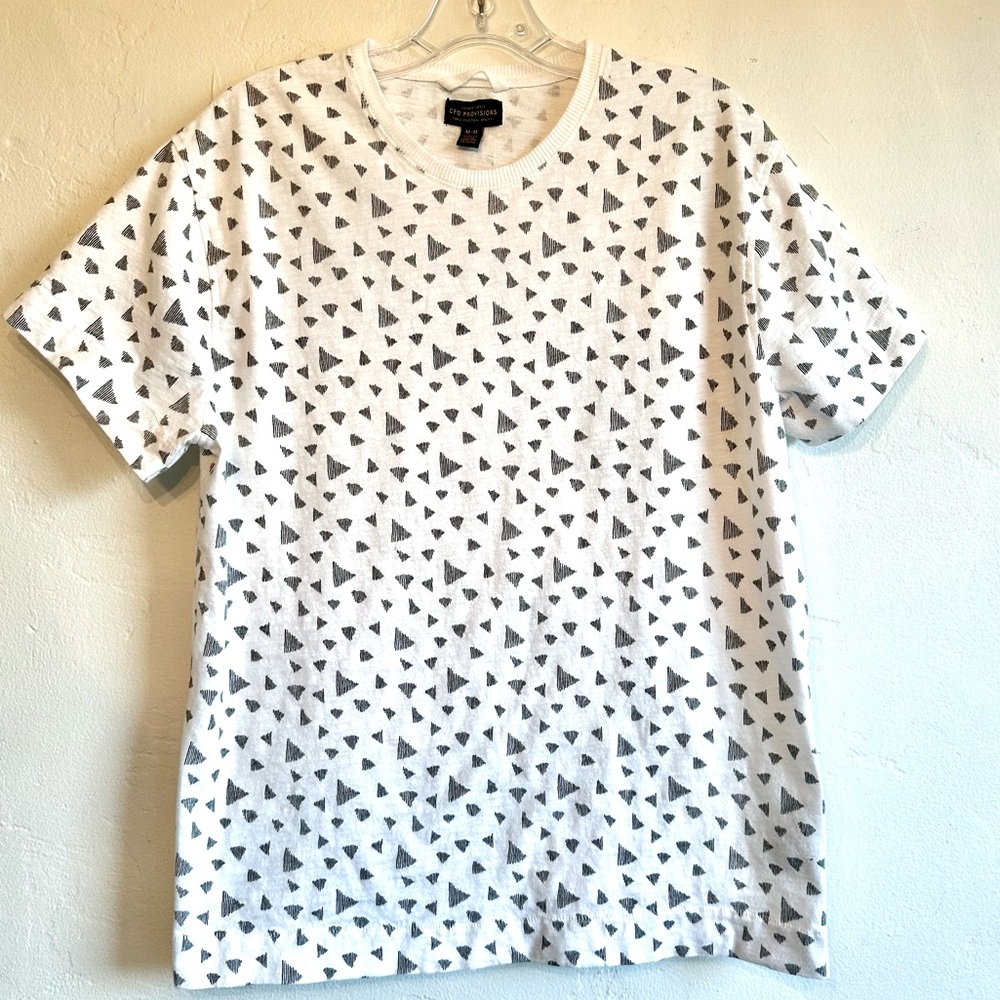 CPO provisions white with black line art triangle print short sleeve tee. Size M
